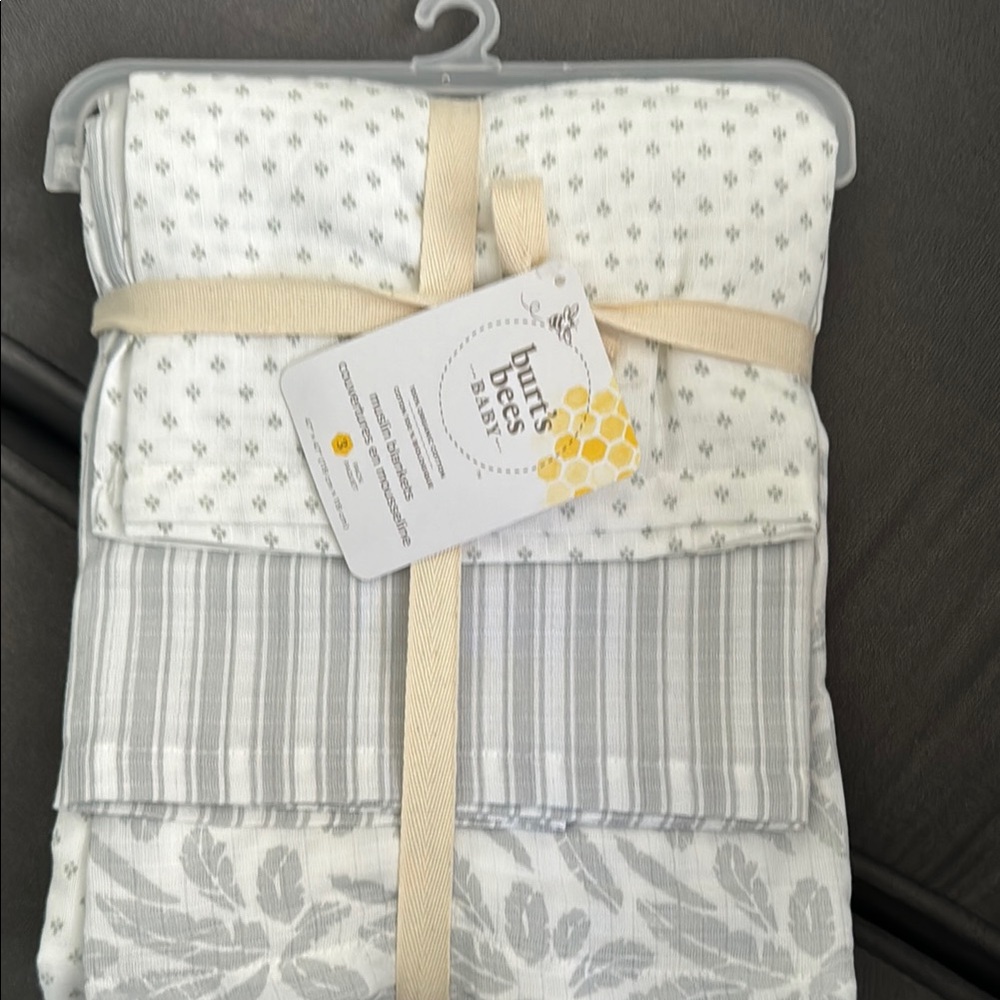 Burt's Bees Baby Gray and White Muslin blankets with Polka Dots and Stripes